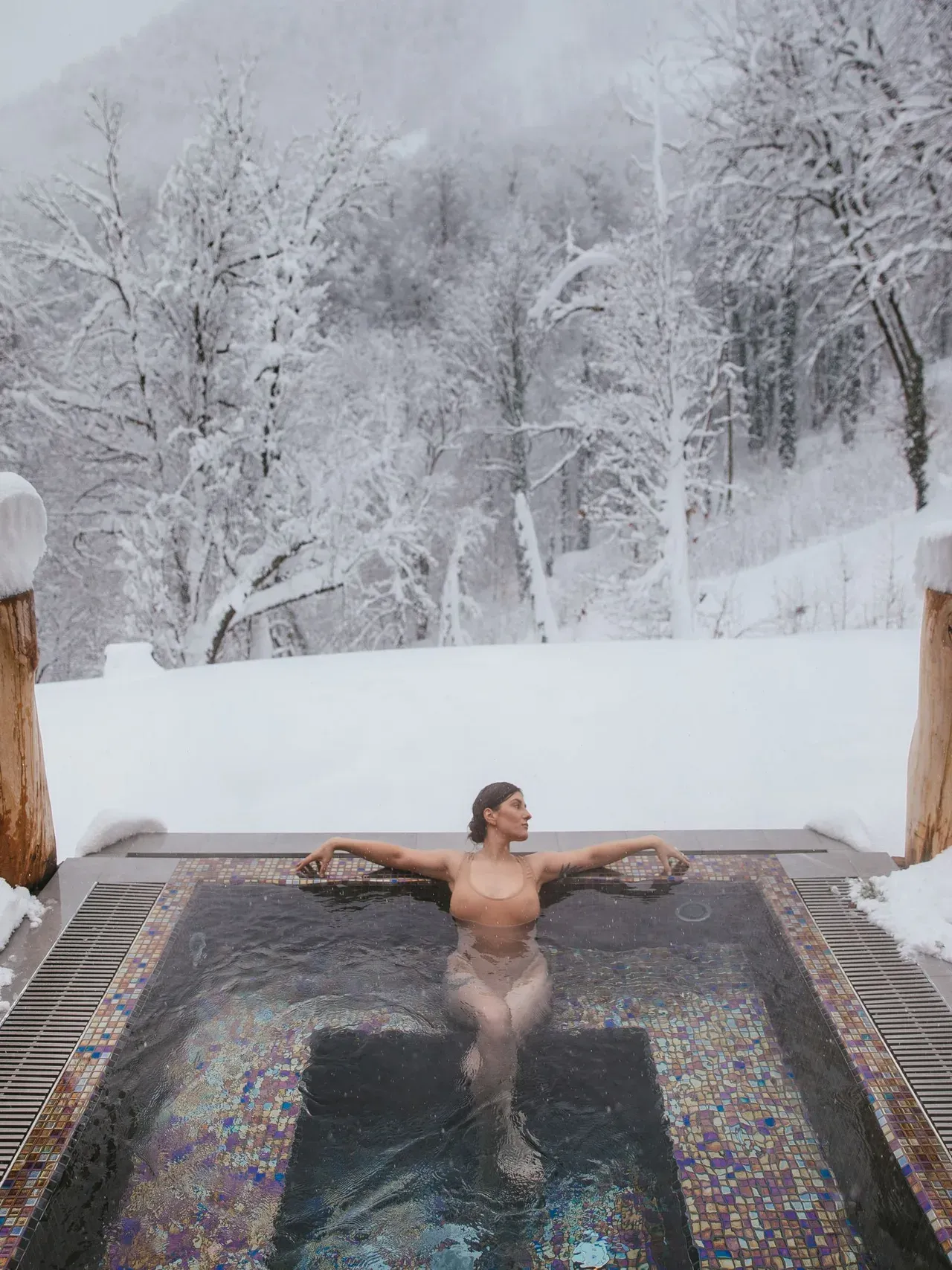 Inmersión en agua fría al aire libre como forma de crioterapia en casa